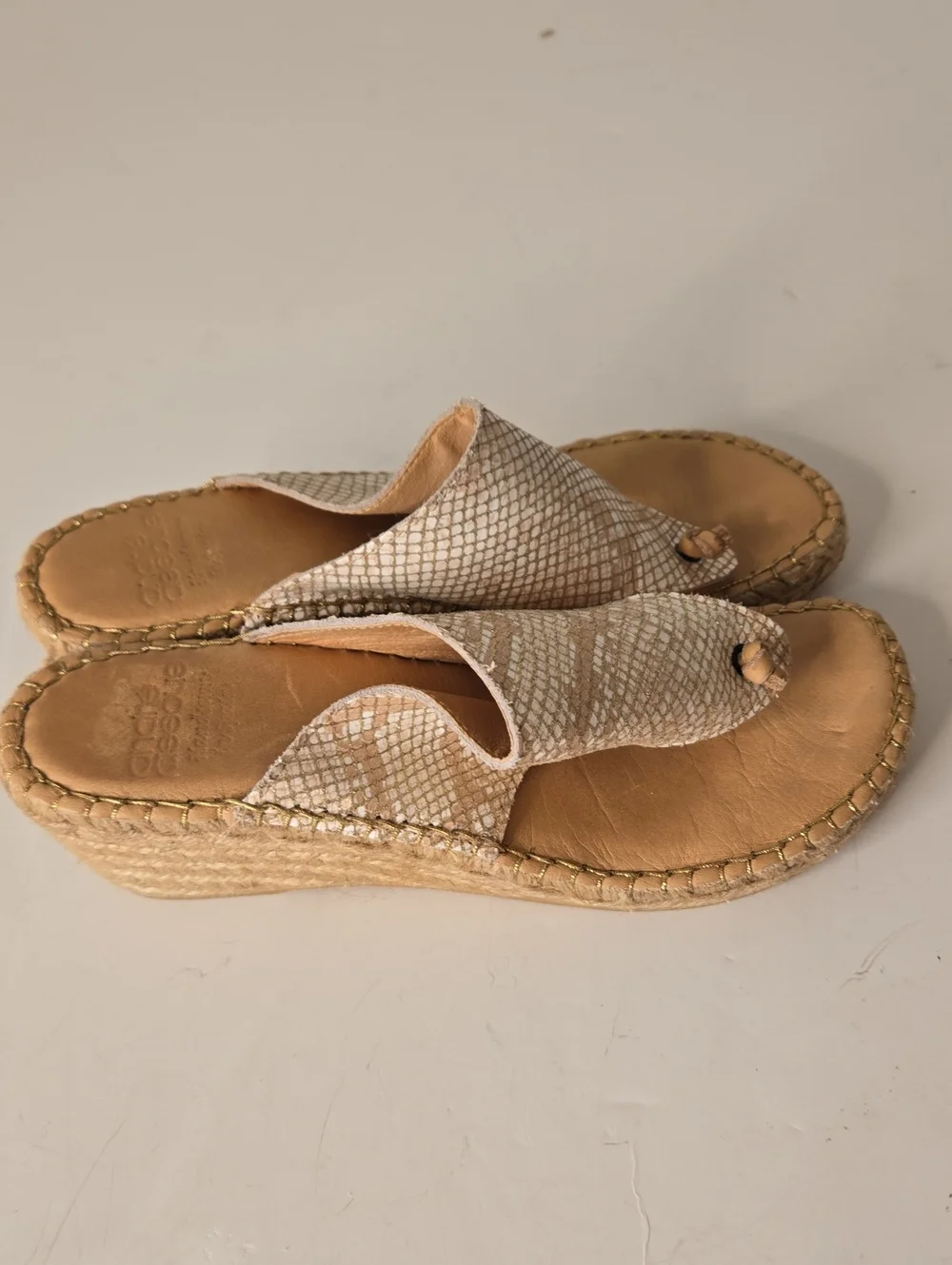 Andre Assous Cream And Gold Snake Print Espadrille Wedge Sandals 39